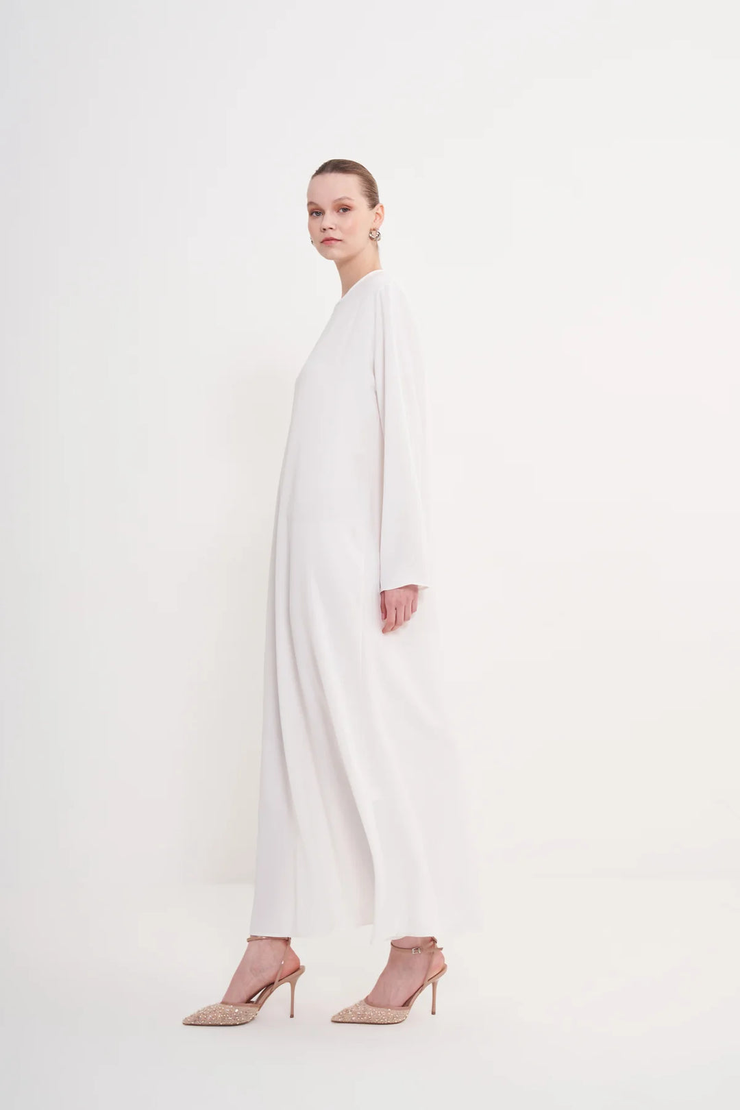 Timeless Noir Modest Abaya | White
